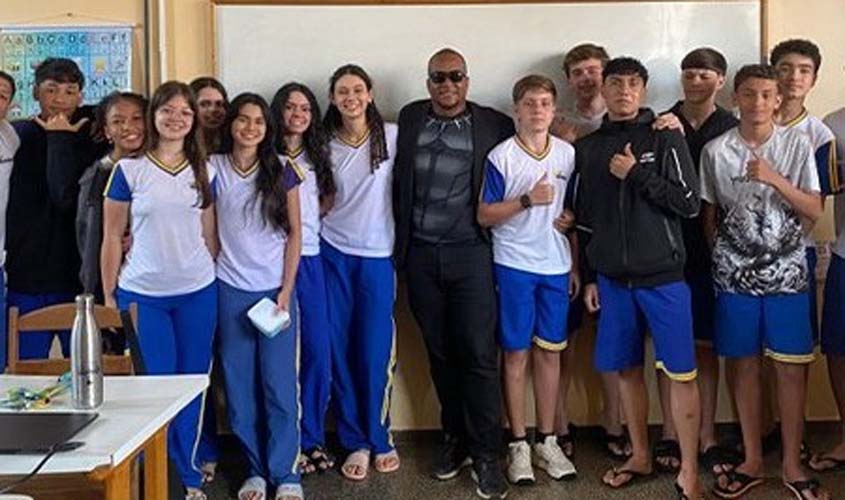 Eleição simulada leva cidadania a alunos rurais