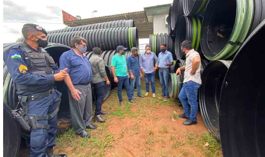 Deputado Laerte Gomes acompanha entrega de recursos destinados à infraestrutura rural de Teixeirópolis