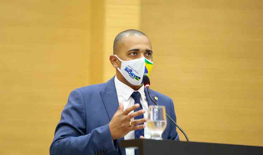 Deputado Jhony Paixão defende inclusão de militares em grupos prioritários de vacinação