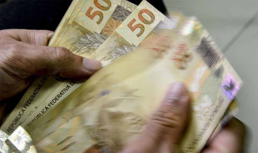 Beneficiários com NIS de final 8 recebem Bolsa Família