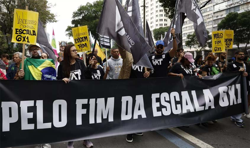 Trabalhamos muito ou produzimos pouco? O que dizem os dados