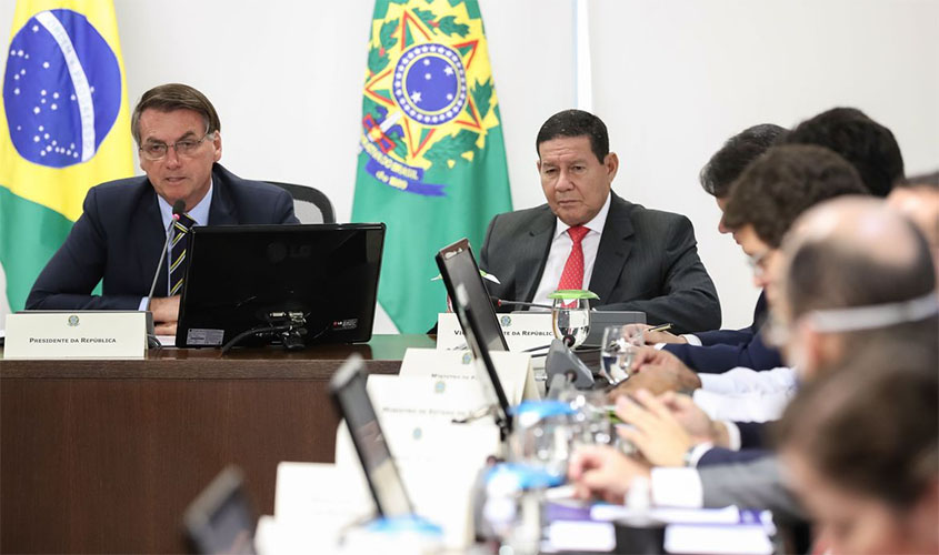 Covid-19: Bolsonaro atualiza governadores sobre medidas de prevenção