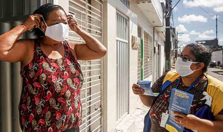 Máscaras, distanciamento e lavar mãos são as defesas contra a covid-19  