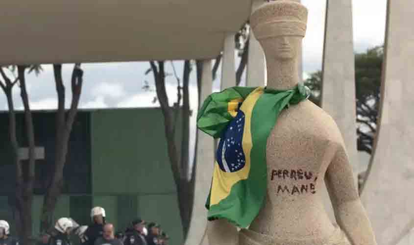 Pichou o STF e pegou 14 anos. Imagina Bolsonaro