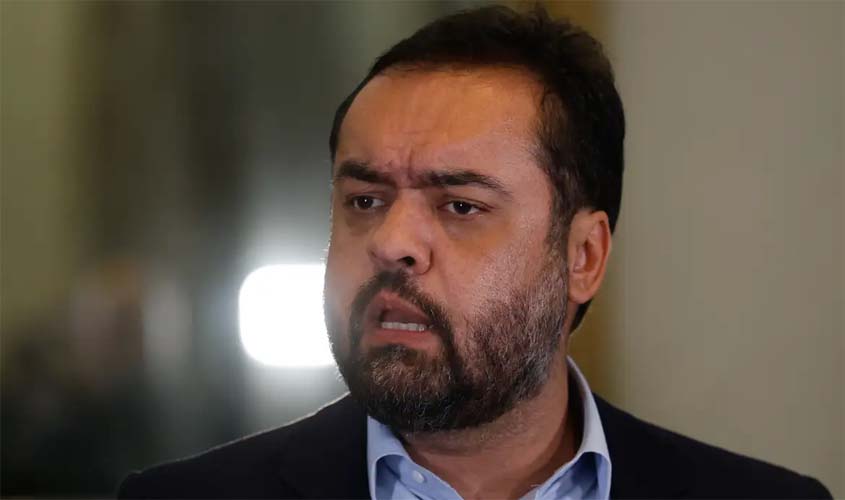 Cláudio Castro diz que deixa governo do Rio 'de cabeça erguida'