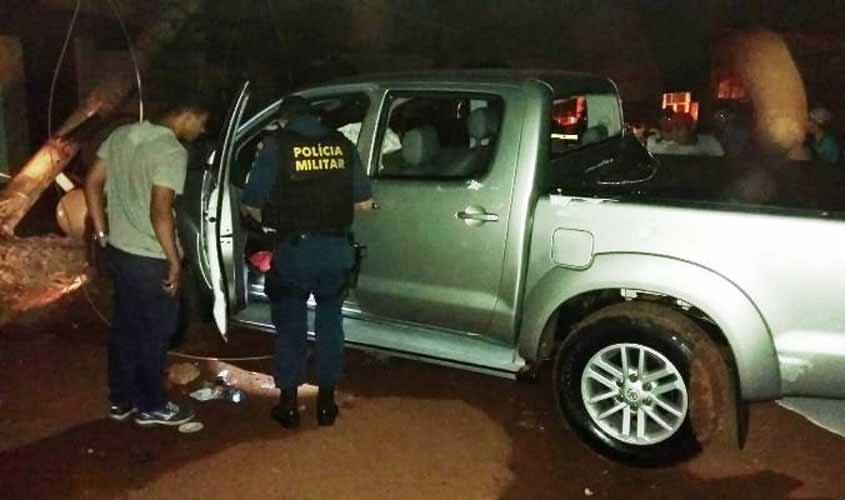 Pistoleiros tentam matar empresário dentro de caminhonete em distrito de Porto Velho