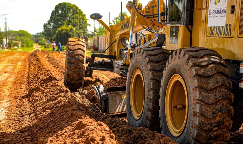 Prefeitura prepara rua T-12 para a pavimentação