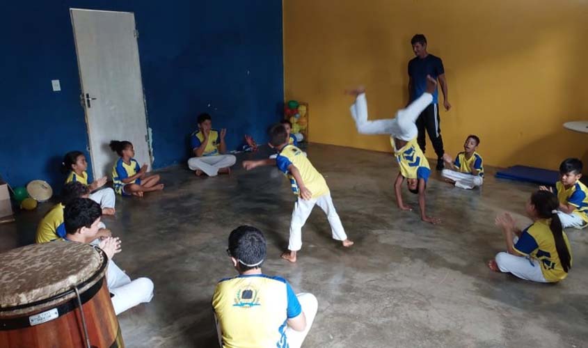 Capoeira no Talentos do Futuro mantém esporte vivo e unido à arte