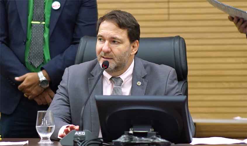 Presidente da Assembleia apresenta Projeto de Lei que garantirá prioridade na matrícula dos Filhos às Mulheres vítimas de violência doméstica