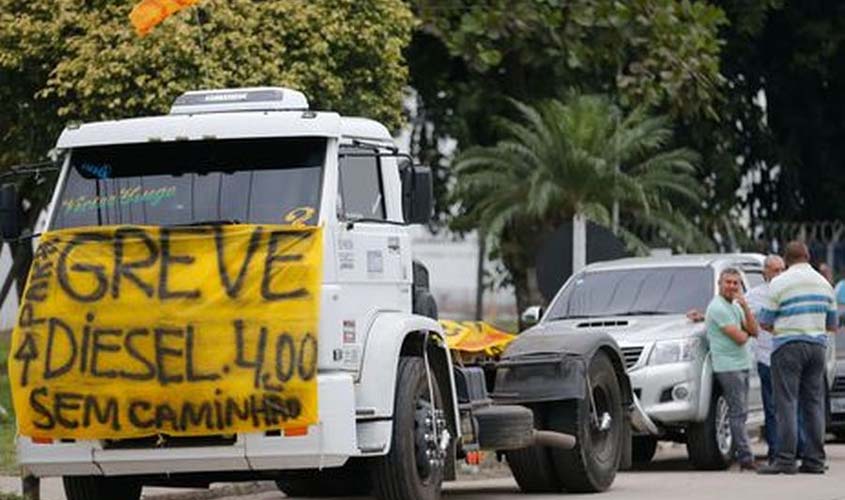 “Greve” dos caminhoneiros é locaute para beneficiar patrões, afirma socióloga