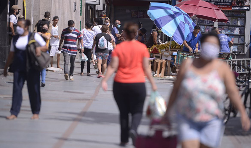 IBGE: 9,7 milhões de trabalhadores ficaram sem remuneração em maio