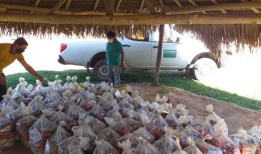 Kits alimentação são distribuídos entre alunos de nove escolas indígenas