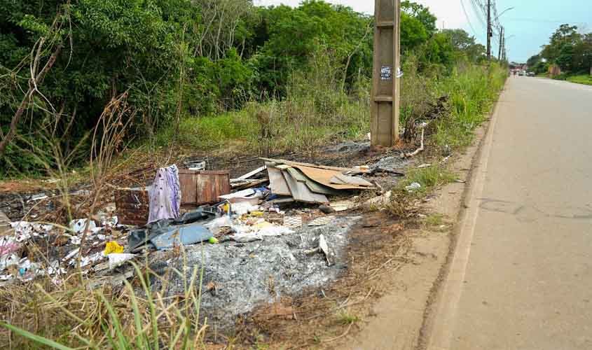 Prefeitura notifica infrator por jogar lixo em via pública em Porto Velho