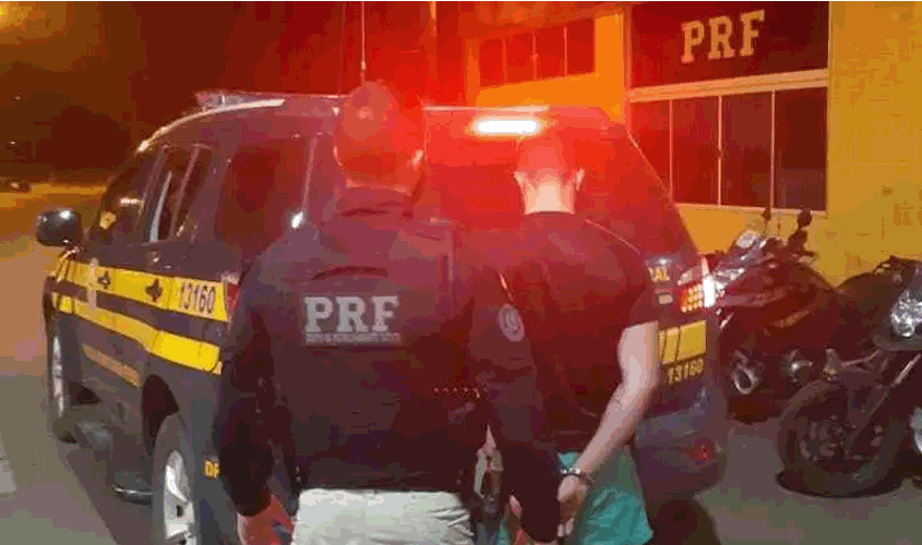 Motociclista acusado de homicídio em GO é preso pela PRF em Rondônia