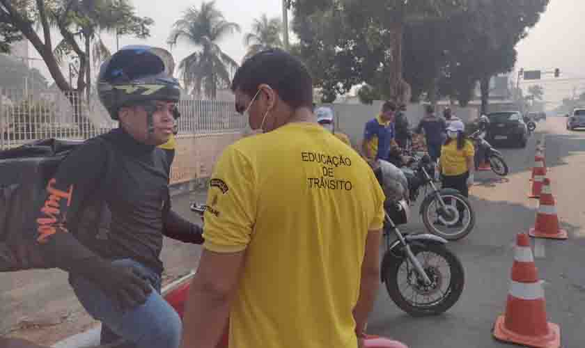 Detran Rondônia promove blitz educativa em Porto Velho direcionada aos motociclistas