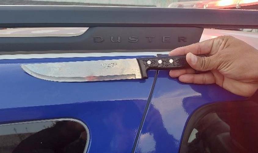 Polícia Militar apreende faca e conduz indivíduo após ocorrência em escola de Guajará-Mirim