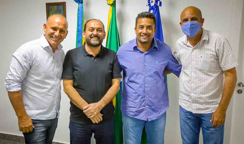 Presidente Laerte Gomes recebe visita do prefeito eleito Isaú Fonseca e confirma apoio para o programa Poeira Zero em Ji-Paraná
