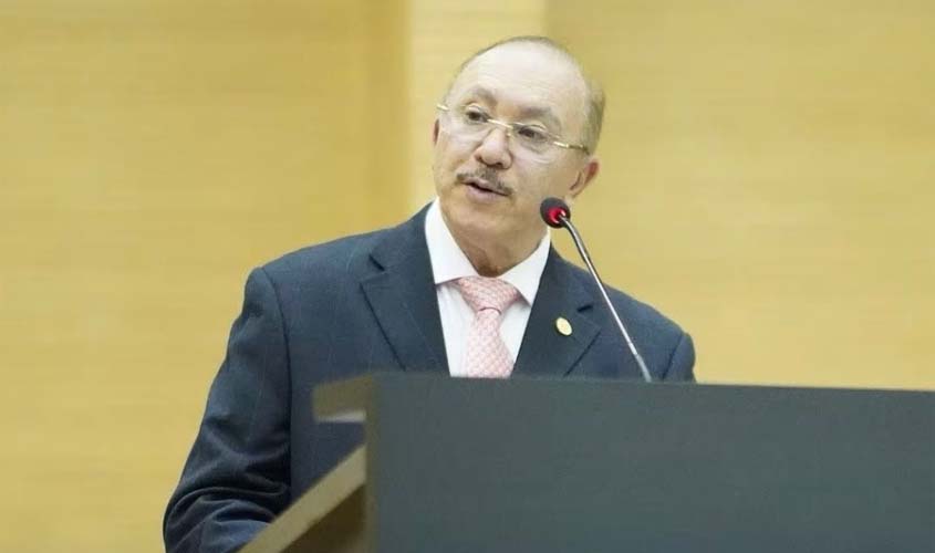 OAB Rondônia homenageia Roosevelt Queiroz Costa