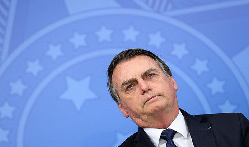 Bolsonaro concede indulto de Natal a policiais