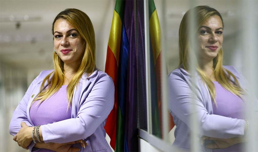 'A gente foi defenestrada da política pública', diz secretária LGBTQIA