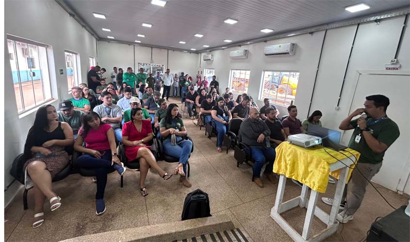 Prefeitura planeja ações com servidores para agricultura