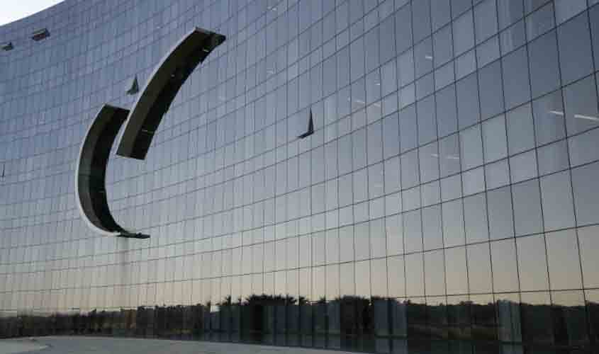 Bancária não pode propor ação individual para receber valores reconhecidos em ação coletiva