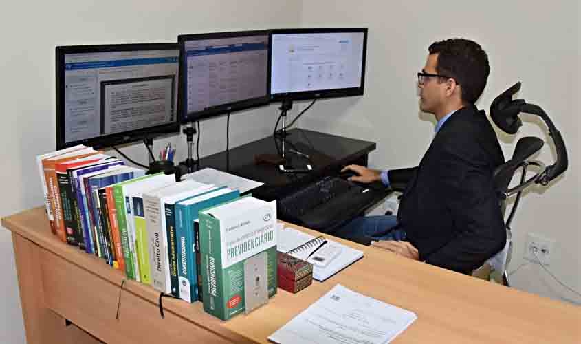 Em 33 anos de atuação, PGE reforça colaboração com instituições democráticas visando alcançar o interesse público