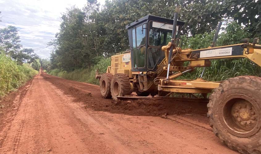 Governo recupera 150 km da RO-135 até Porto Rolim de Moura