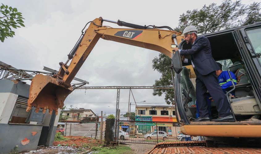 Prefeito Hildon Chaves inicia demolição do antigo terminal rodoviário de Porto Velho