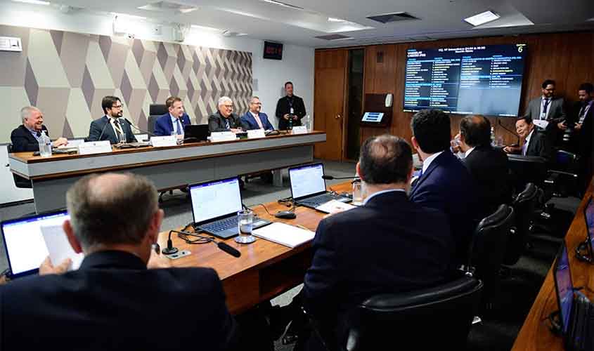 Novo Código Eleitoral: desincompatibilização de 'agentes da lei' divide opiniões na CCJ  