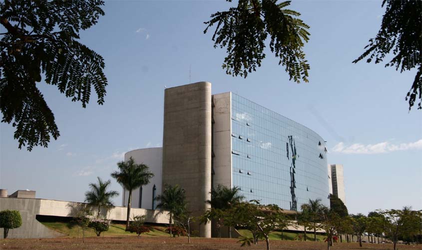 STF suspende eliminação de candidata da PM do TO por altura