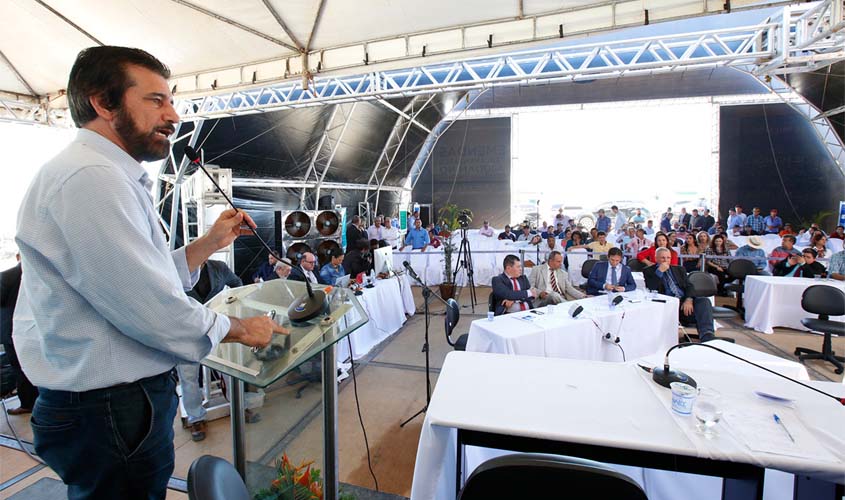 Senador Valdir Raupp parabeniza ALE pela Sessão Itinerante na Rondônia Rural Show 