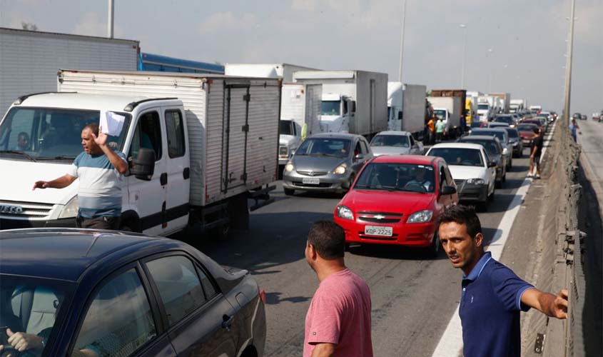 OAB cancela Exame da Ordem por causa da paralisação de caminhoneiros