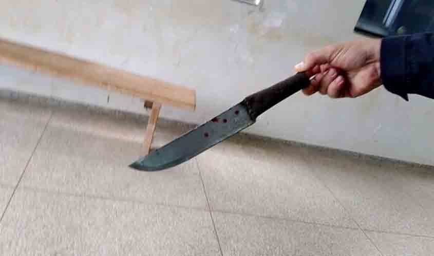 PMRO prende homem por tentar matar esposa a facadas