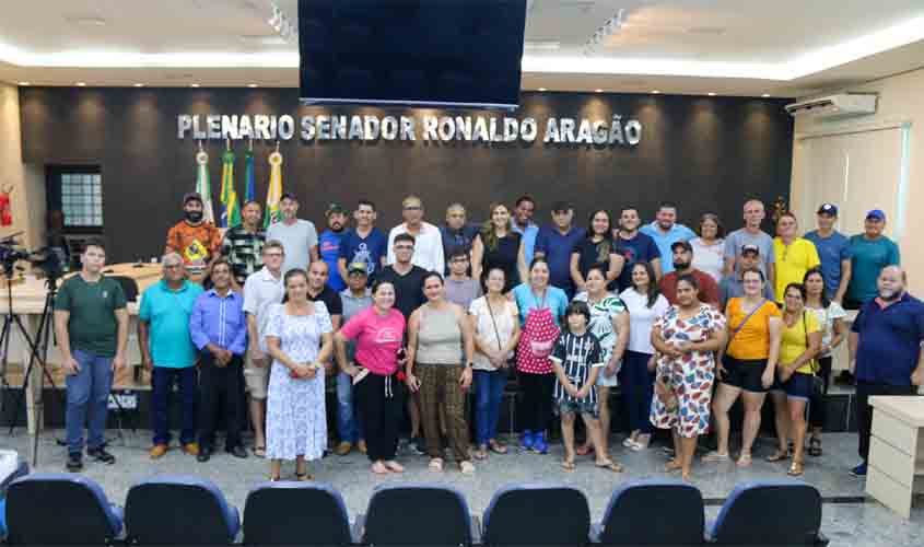 Vereadores reúnem feirantes para tratar da reforma do Feirão do Produtor