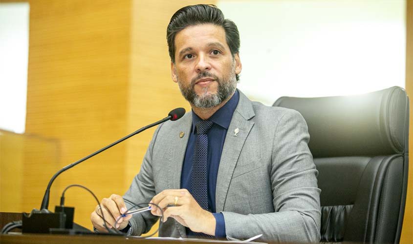 Falta de professores é debatida em Rolim de Moura