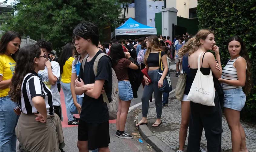 Estudantes já podem se inscrever no Enem 2026