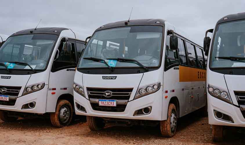 Prefeitura apresenta nova frota de ônibus escolares para a zona rural e garante mais segurança e conforto para alunos e famílias
