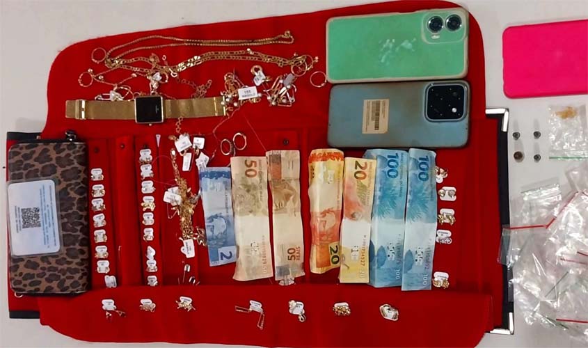 Polícia Militar desarticula ponto de tráfico e recupera joias