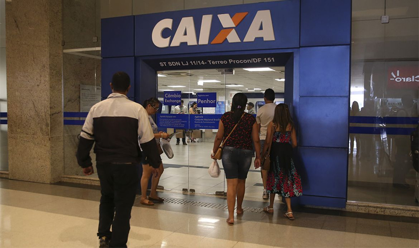 Caixa abre agências neste sábado para atender auxílio emergencial