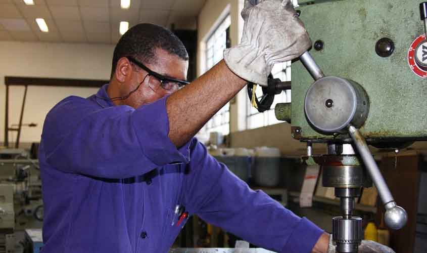 Entra em vigor lei do consignado para trabalhadores do setor privado