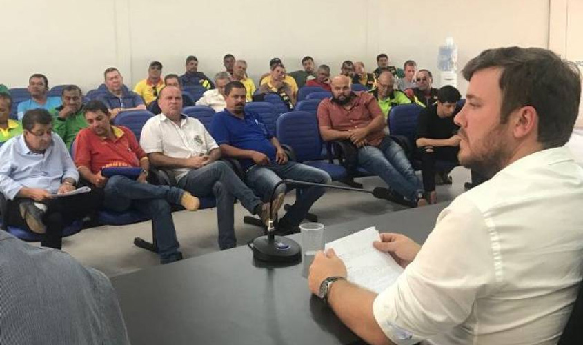 Vereador reúne mototaxistas, taxistas e “Ubers” para discutir regras no transporte de passageiros em Vilhena