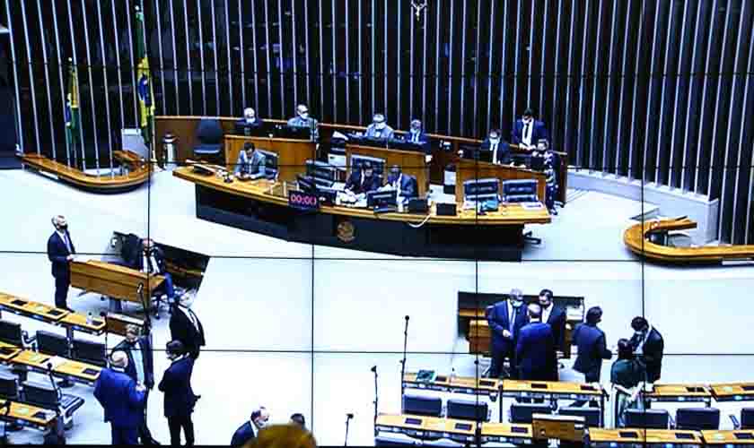 Deputados podem votar nesta quarta-feira MP que flexibiliza leis trabalhistas na pandemia