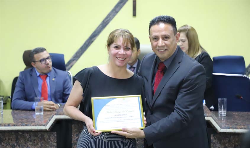 Atletas de Porto Velho que participaram do JIR recebem honraria na Câmara