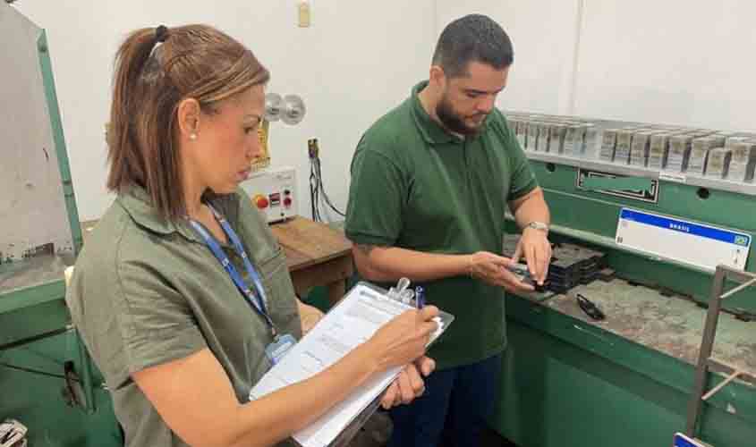 Empresas estampadoras de placas veicular são vistoriadas pelo Detran-RO