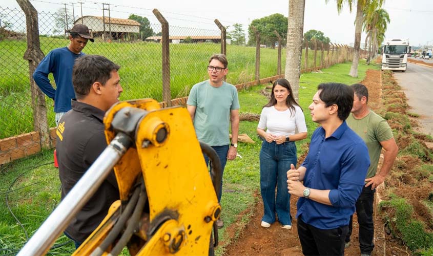 Prefeitura inicia construção de pista na Avenida Dom Pedro I