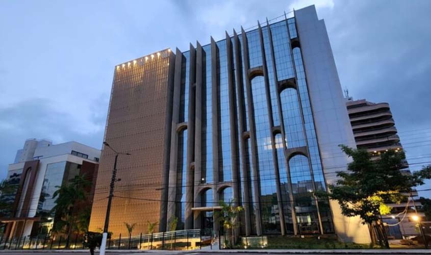 TCE-RO cita governador por excesso de cargos comissionados