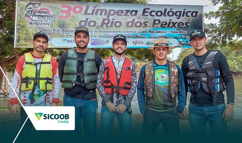 Colaboradores da Sicoob Credip ajudam a limpar do Rio dos Peixes