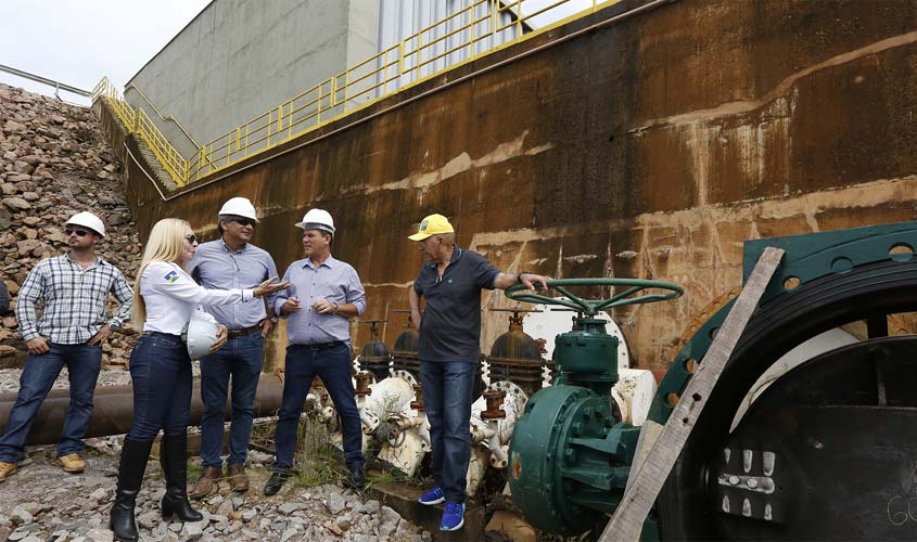 Maurão de Carvalho visita obras de estação de tratamento de água