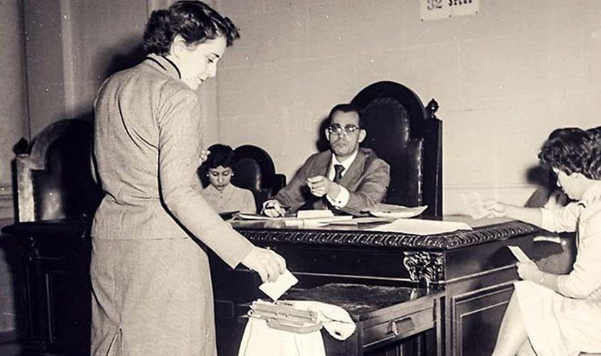 Direito ao voto feminino no Brasil completa 92 anos  